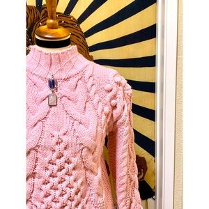 🌈 Stylish contemporary sweater